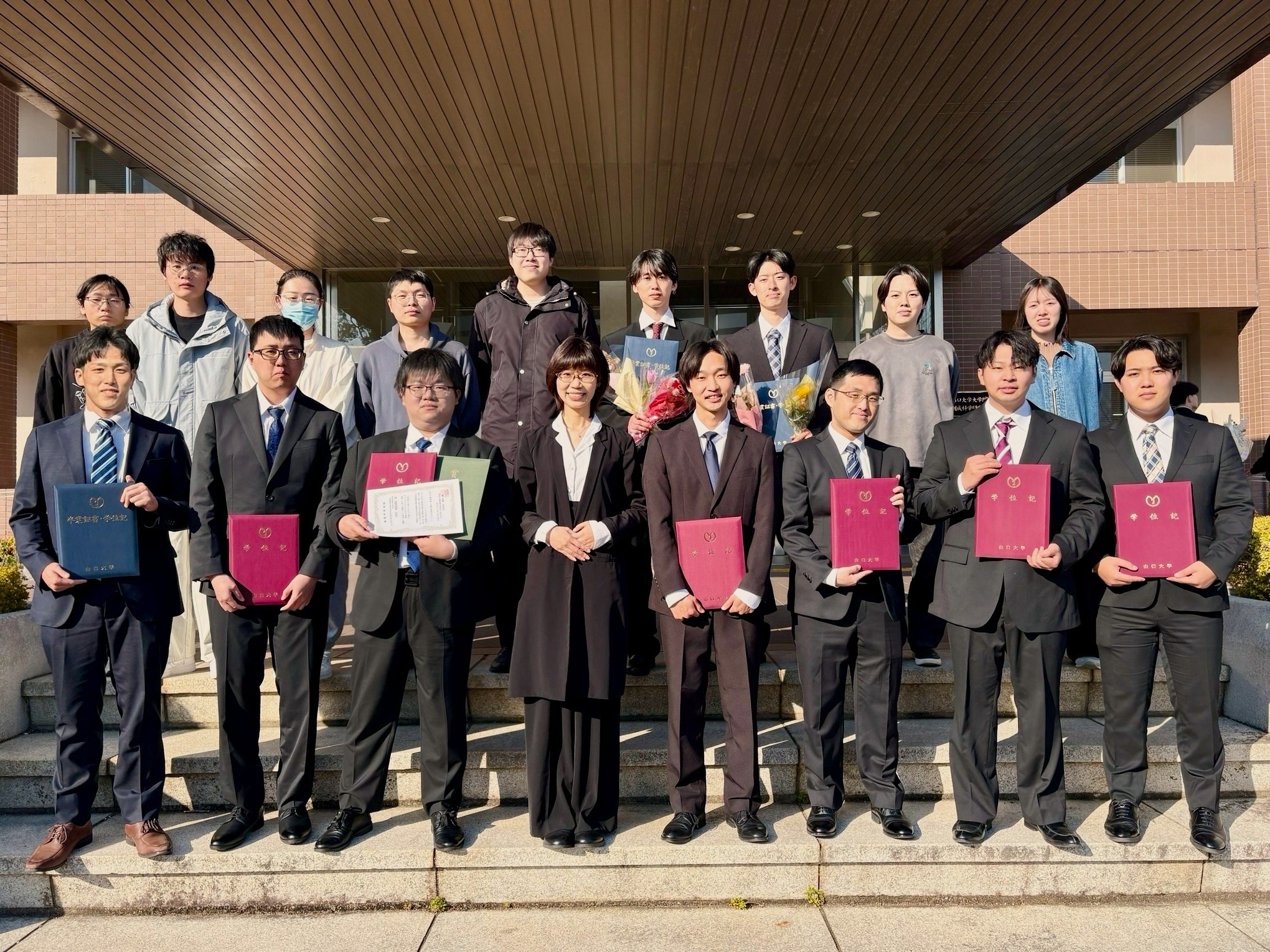 王研集合写真@令和7年度卒業式・修了式